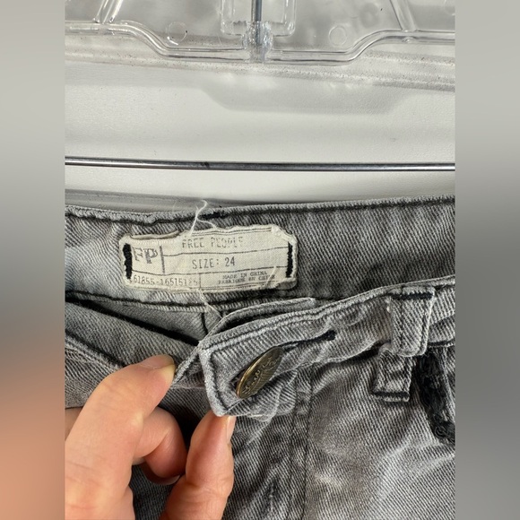 Free People women’s faded gray & black cutoff distressed denim shorts. Size 24 - Picture 5 of 8